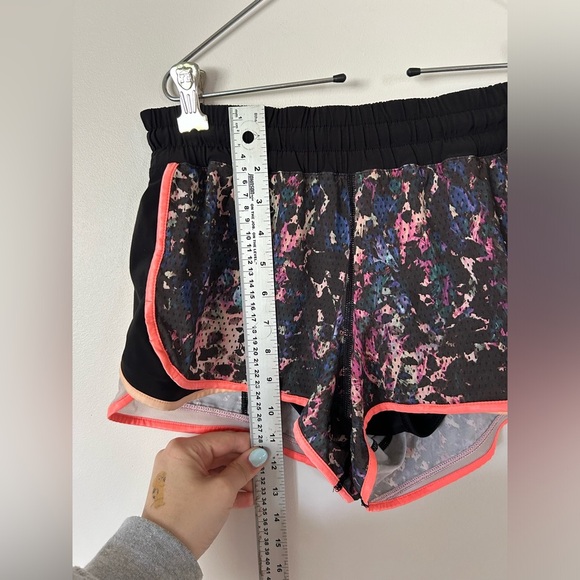 Lululemon Super Squad Short Floral Sport Black Multi / Black - Picture 5 of 12